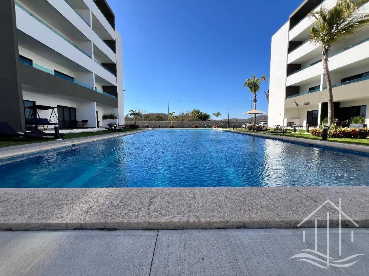 New~promo~2 Queen Beds~near Beach~poolside~sleep 6 Apartment